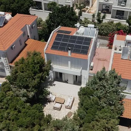 בית נופש Chlorakas Coastal 3 Bed, Steps To The Sea Klorakas