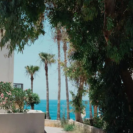 בית נופש Chlorakas Coastal 3 Bed, Steps To The Sea *