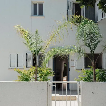 Chlorakas Coastal 3 Bed, Steps To The Sea