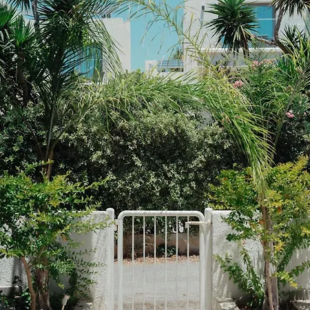 בית נופש Chlorakas Coastal 3 Bed, Steps To The Sea *