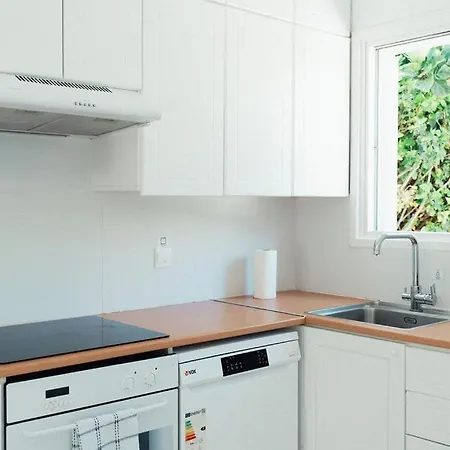 Chlorakas Coastal 3 Bed, Steps To The Sea בית נופש