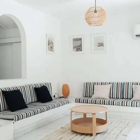 Chlorakas Coastal 3 Bed, Steps To The Sea *